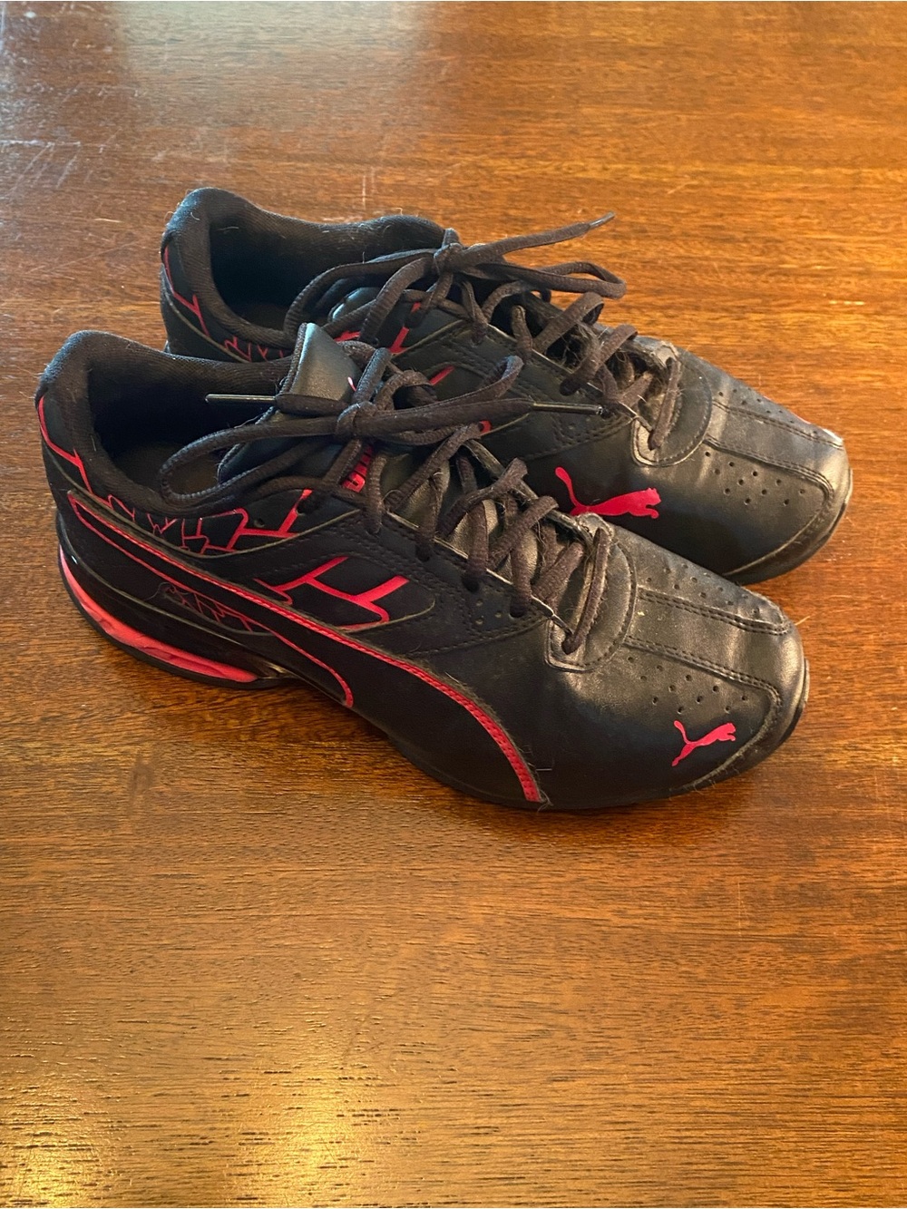 Puma Tazon 6 black red Sneakers women’s size 9.5 - 376045-01 EUC